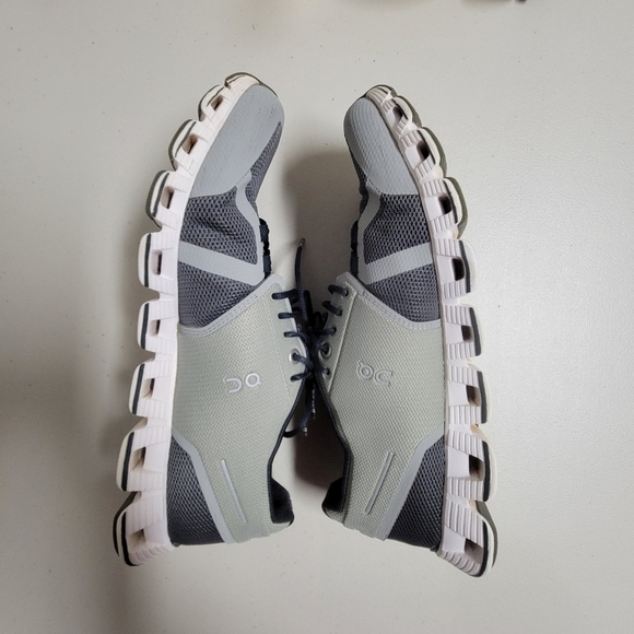 On Running On Cloud 5 Kelp Shadow Women's Size 10. - Picture 5 of 14